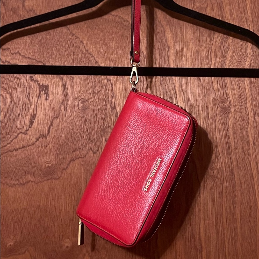 michael kors wristlet